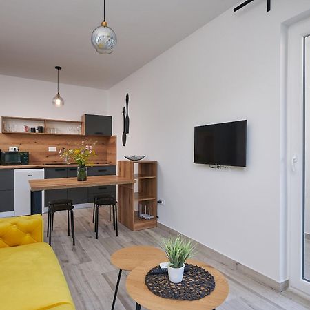 Urban Apartment Endji Mocici Bagian luar foto